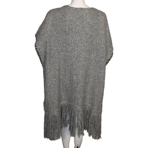 TOPSHOP Poncho/Cape/Vest, M/L, Gray, Fringe, Scoop neckline - Picture 5 of 11